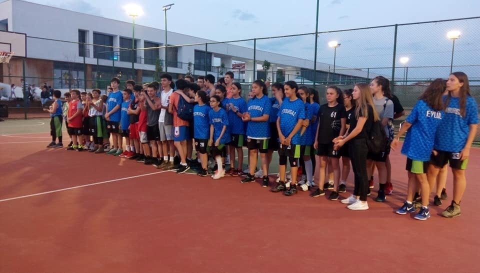 3x3 Sokak Basketbolu Turnuvası ödül töreniyle sona erdi 