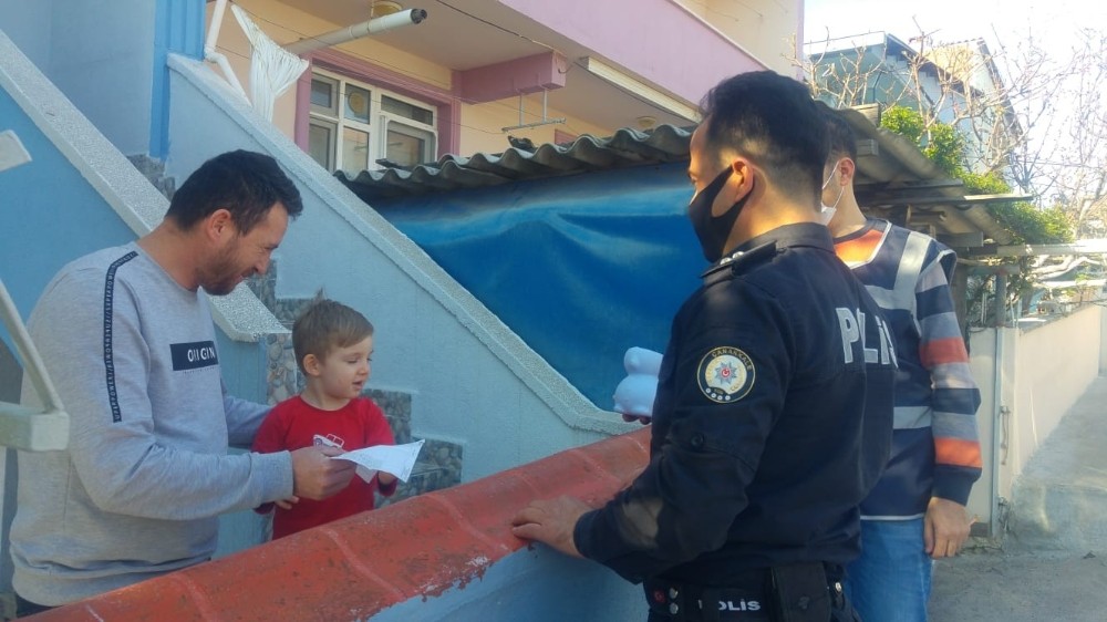 4 yaşındaki Alpaslan, kumbarasını 