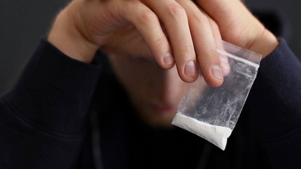 4 anaokulu öğrencisi buldukları çantadaki kokaini koklayıp hastanelik oldu