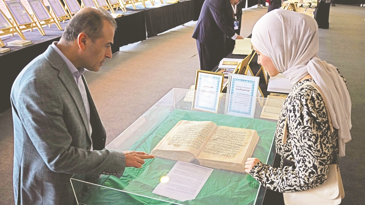 4 asırlık Kur’an büyük ilgi görüyor