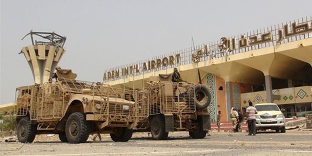 4 ay sonra ilk uçak indi