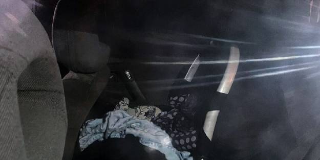 4 aylık bebeklerini arabada kilitlediler ve olanlar oldu