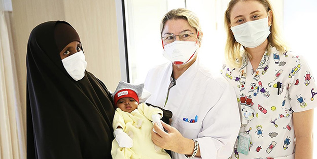 Somalili bebek şifayı Türkiye'de buldu
