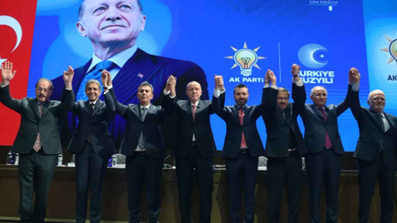 4 belediye başkanı AK Parti'ye katıldı