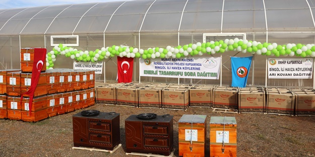 4 bin 500 arı kovanı ve 200 kuzine dağıtıldı