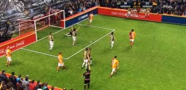 4 Büyükler Salon Turnuvası'nda olay çıktı