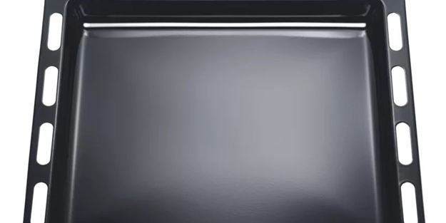 4 farklı temsili yöntemi: herkes bunu hep yapıyor! Fırın tepsisinin biriken küçük inatçı lekelerinden kurtulun!