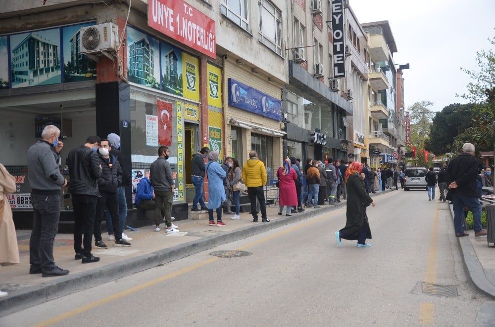 4 günlük yasak sonrası caddeler vatandaşlarla doldu 
