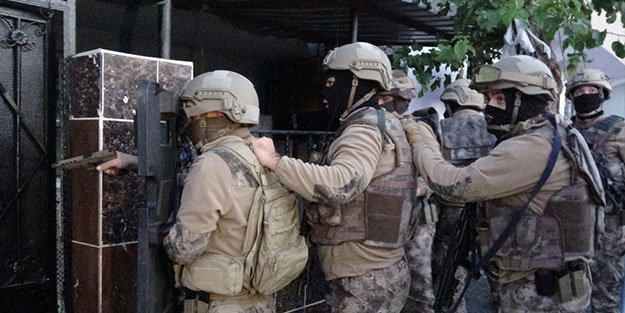 4 ilde FETÖ operasyonu: Gözaltılar var