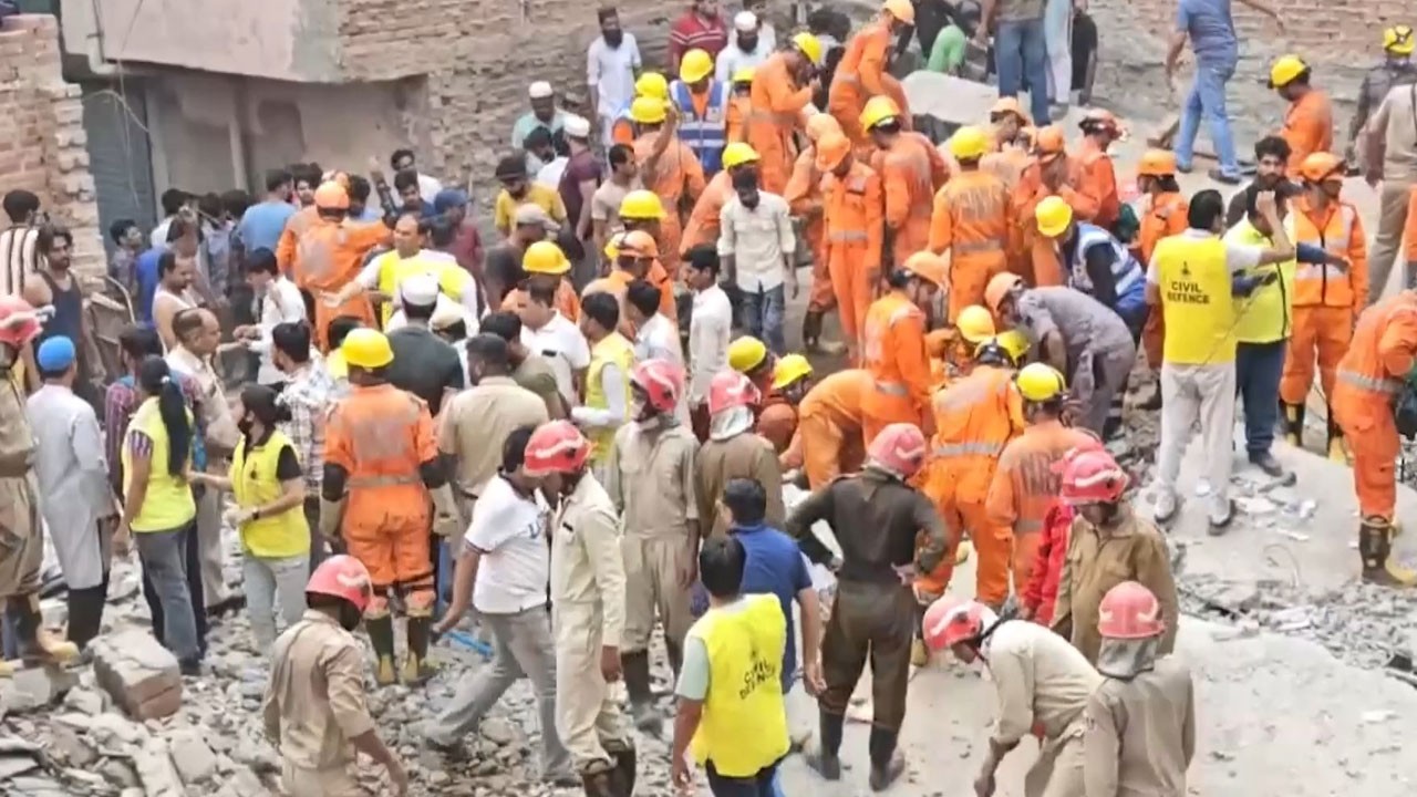 4 katlı bina çöktü: 11 kişi hayatını kaybetti