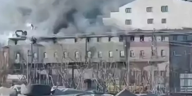 4 katlı bir fabrikada yangın