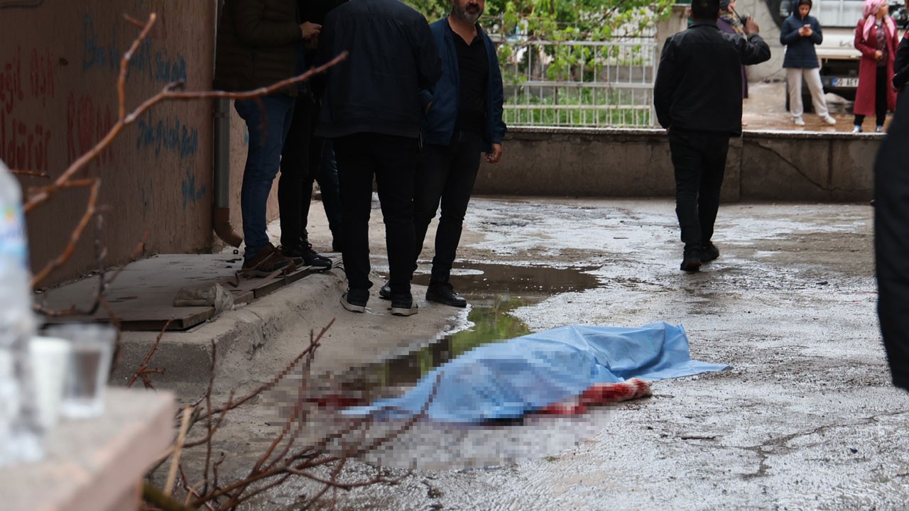 4. kattan düşen kadın hayatını kaybetti