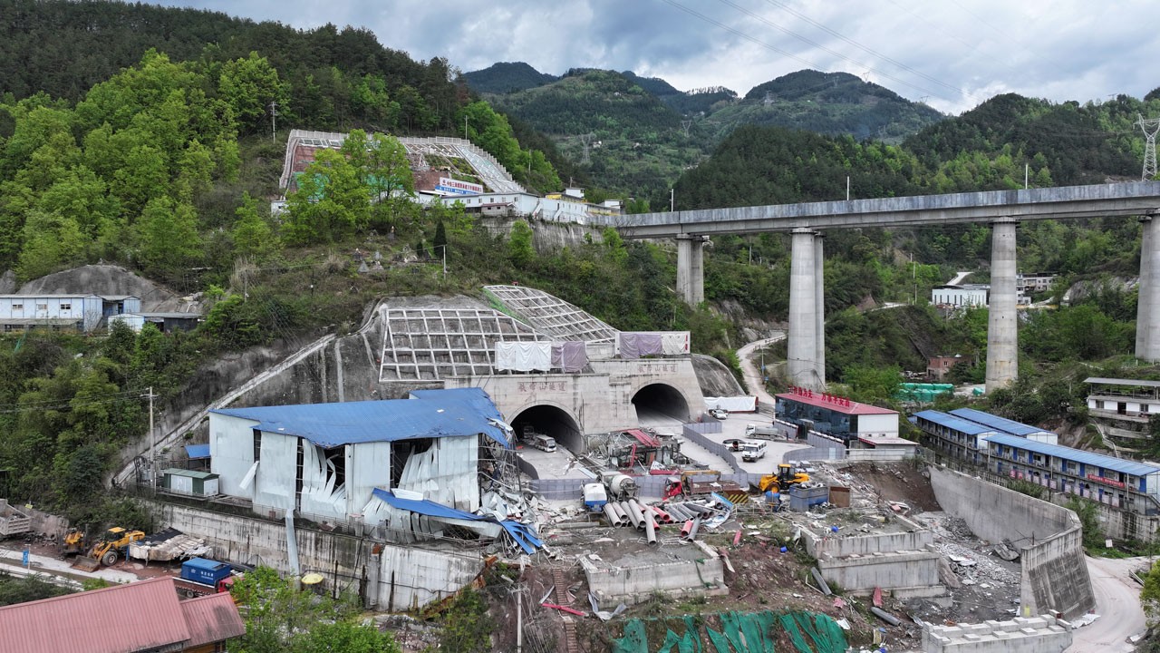 4 kişi hayatını kaybetti! Tünel inşaatında patlama