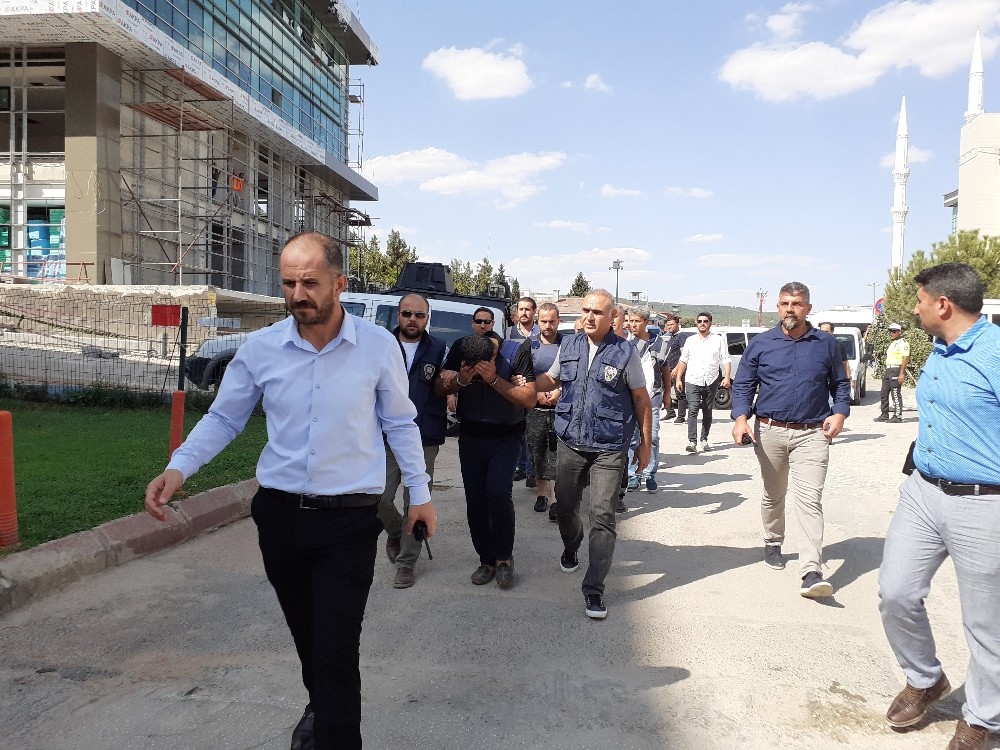 4 kişinin öldüğü otopark kavgasına 5 gözaltı 