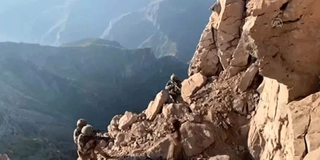 4 PKK'lı inlerinden böyle çıkarıldı! Görüntüler son dakika yayınlandı