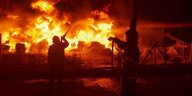 4 saatte söndürülebildi! Niğde'de plastik geri dönüşüm tesisinde korkutan yangın