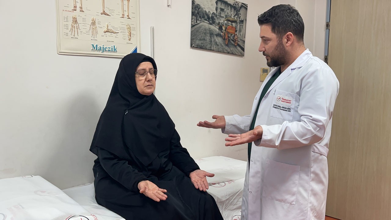 4 yaşında çocuk felci geçirdi... 52 yıl sonra ilk kez kolunu hareket ettirdi