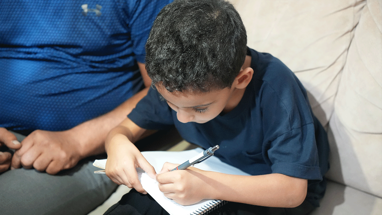 4 yaşında plaka toplamakla başladı! minik matematik dâhisi dikkat çekiyor