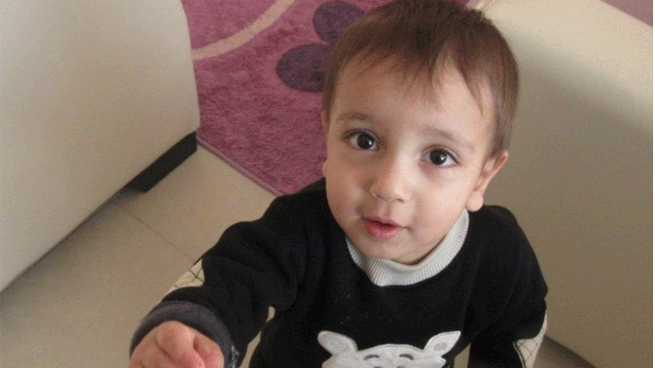 4 yaşındaki çocuğu balkondan atan kadın serbest bırakıldı!