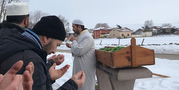 4 yaşındaki çocuk otel havuzunda boğularak öldü