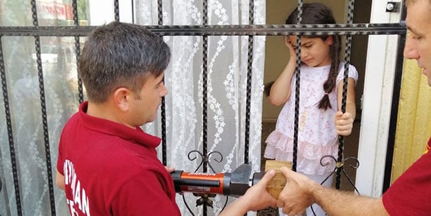 4 yaşındaki küçük kızın yardımına itfaiye ekipleri koştu