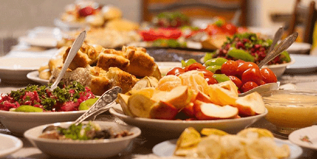 Aman dikkat! 40 yaşından sonra asla tüketilmemesi gereken besinler