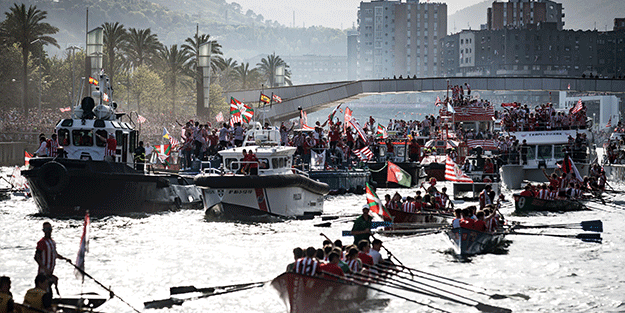 40 yıl sonra gelen kupa için tarihi kutlama