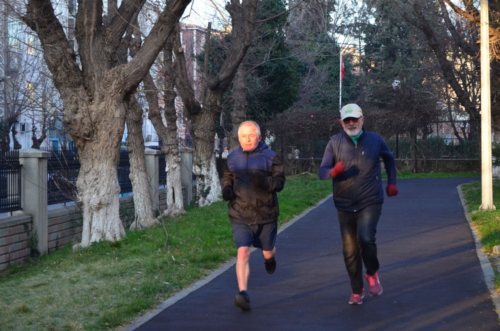 40 yıldır koşuyor, şimdi yarışa hazırlanıyor 