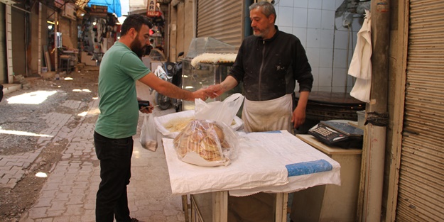 40 yıllık kadayıf ustası yeniden işinin başına döndü