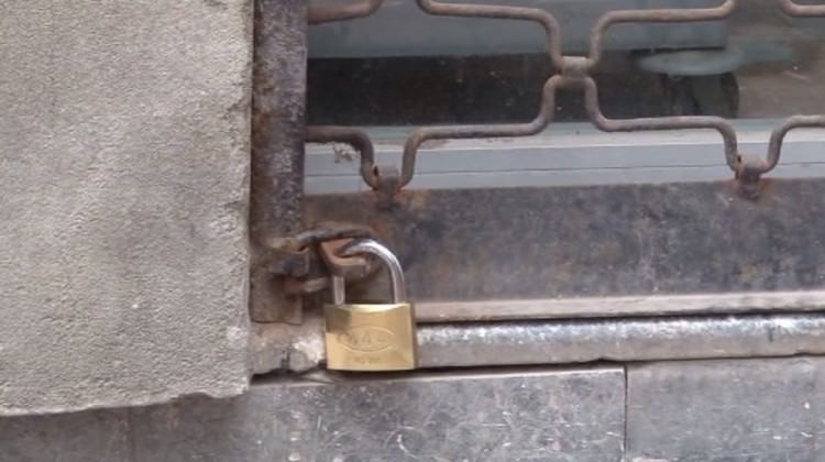 400 bin TL çaldılar, kaçarken yeni kilit taktılar