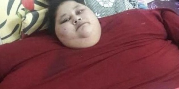 400 kilo ağırlığındaki kadın vinçle hastaneye götürüldü