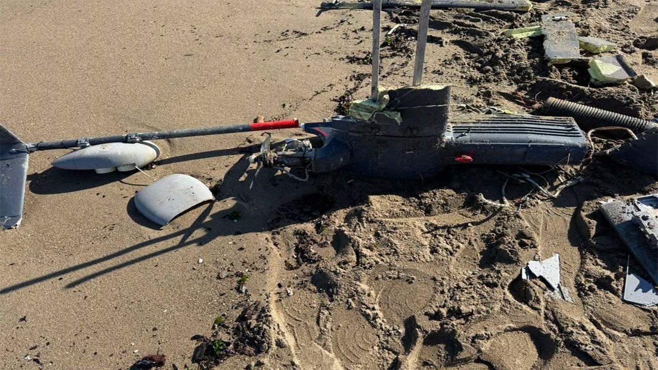 400 metrelik alan boşaltıldı Halk plajında İHA alarmı