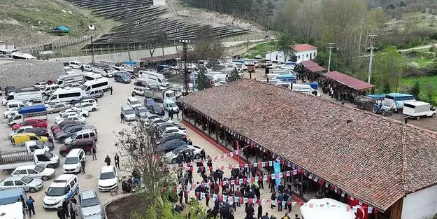 400 yıldır haftada bir kez yapılıyor! Büyük ilgi gördü: Kavurma ve güveç yemek için akın ediyorlar