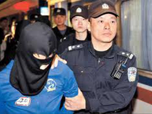 Uygur’da Çin zulmü sürüyor: 11 kişiye hapis cezası...