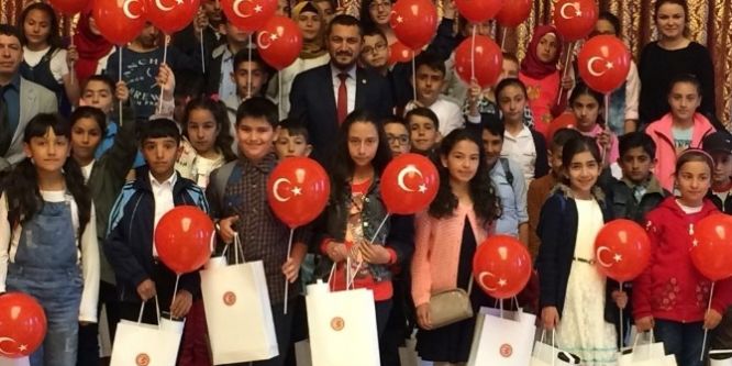 Öğrencilere karne mesajı yayımladı