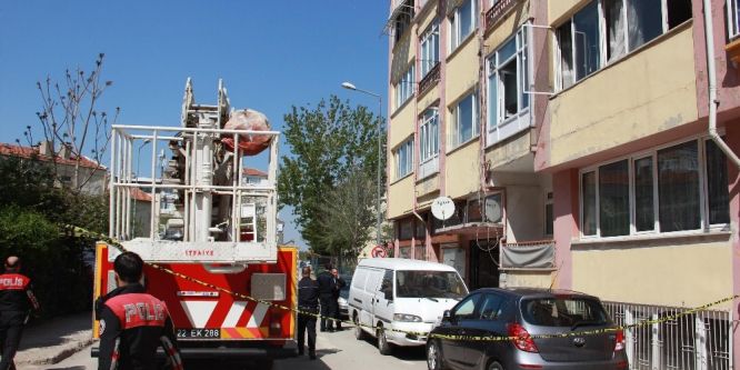 Apartman dairesinde yangın paniği