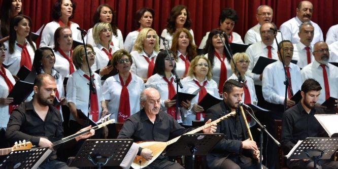 Muratpaşa baharı türkülerle karşıladı