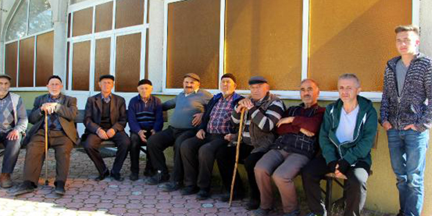 41 yıldır muhtarlık yapıyor! 7 Cumhurbaşkanı 16 Başbakan gördü