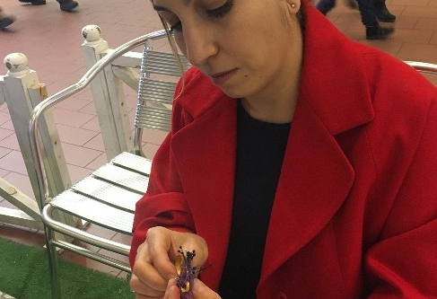 Gaziantepli kadınlardan zarif yaka broşları