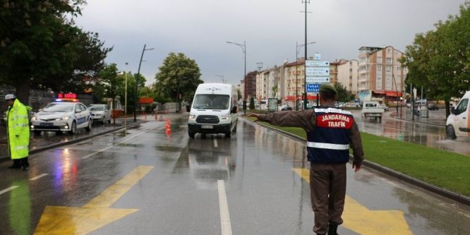 Sivas’ta polis ve jandarmadan ortak trafik uygulaması
