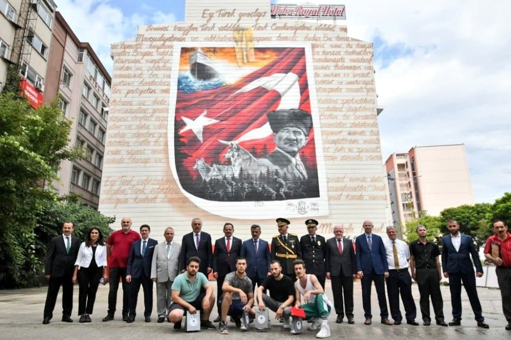 42 metrelik Atatürklü mural çalışması beğeni topladı 