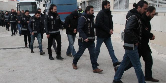 16 ildeki FETÖ operasyonunda gözaltına alınan 33 polis adliyeye sevk edildi