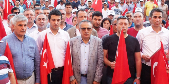 Serik’te 15 Temmuz Şehitlerini Anma, Demokrasi ve Milli Birlik Yürüyüşü yapıldı