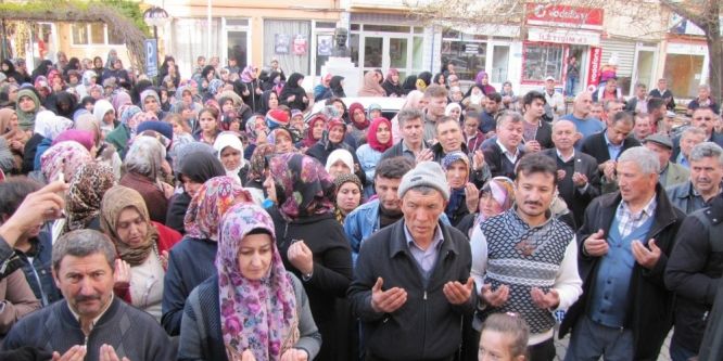 Umre kafilesi dualarla uğurlandı