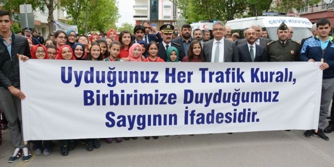 Aksaray’da trafik haftası yürüyüşü