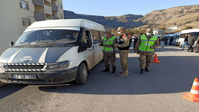 43 bin jandarma ve polis görev aldı! Aranan 381 kişi ‘Huzur uygulaması’yla yakalandı