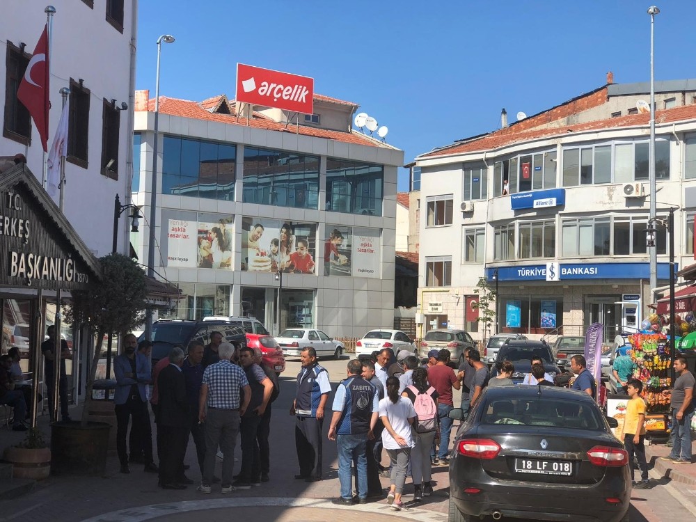 4.3 büyüklüğünde deprem korkuttu 