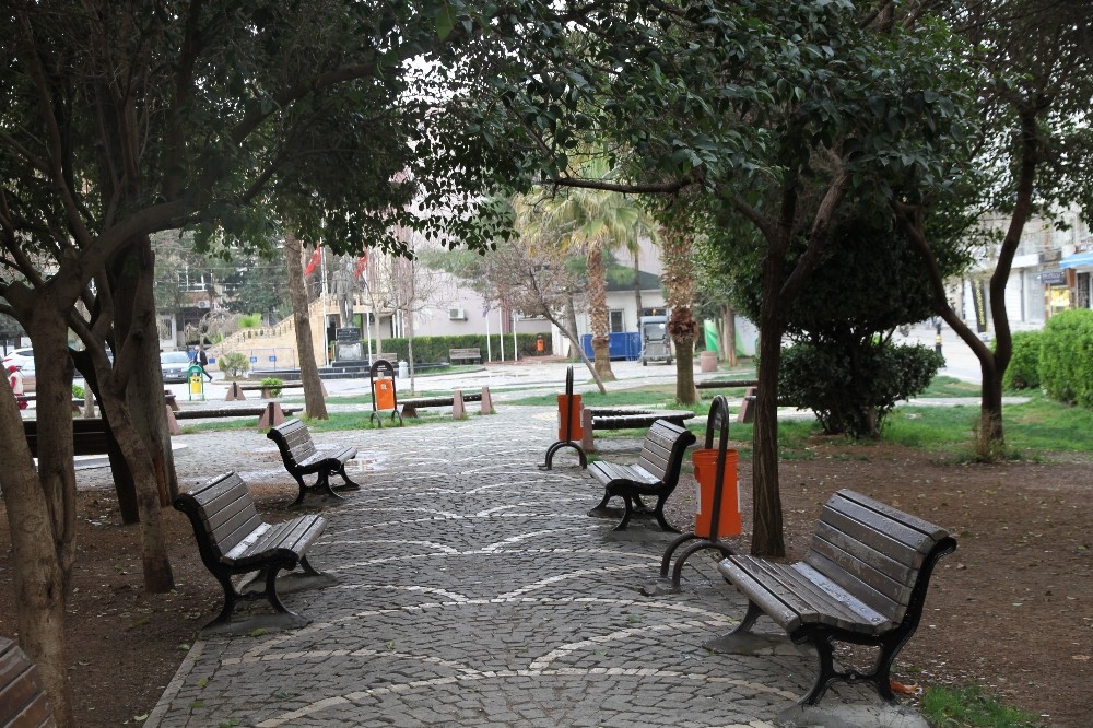 43 ilden daha büyük olan ilçe, korona virüsü sebebiyle sessizliğe büründü 