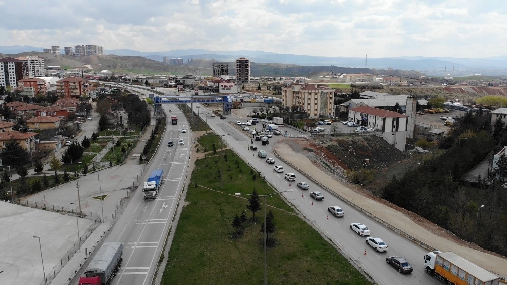 43 ilin geçiş güzergahında korona virüs denetimleri havadan görüntülendi 