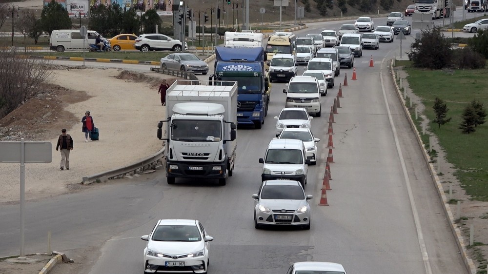 43 ilin geçiş güzergahında ’korona virüsü’ tatili yoğunluğu 